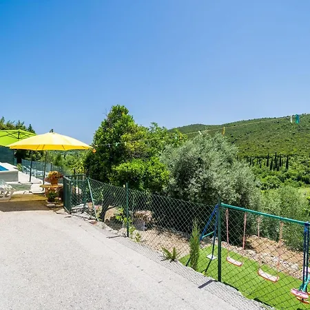 Dom wakacyjny House Kocan *