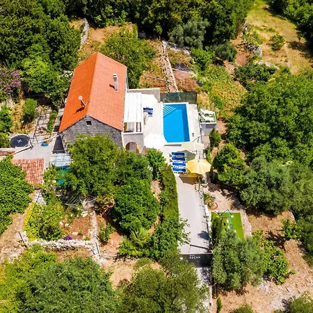 בית נופש House Kocan *